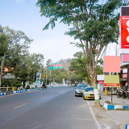 Super Oyo 1565 Hotel Homiko Pacitan Dış mekan fotoğraf